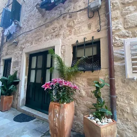 Angelus Konukevi Dubrovnik